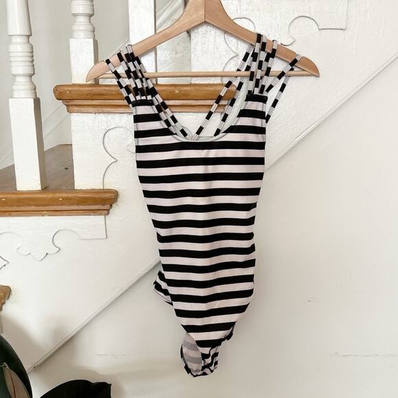 Chic Black White Striped One-Piece Swimsuit Criss-Cross Straps Size S Small - Picture 1 of 4